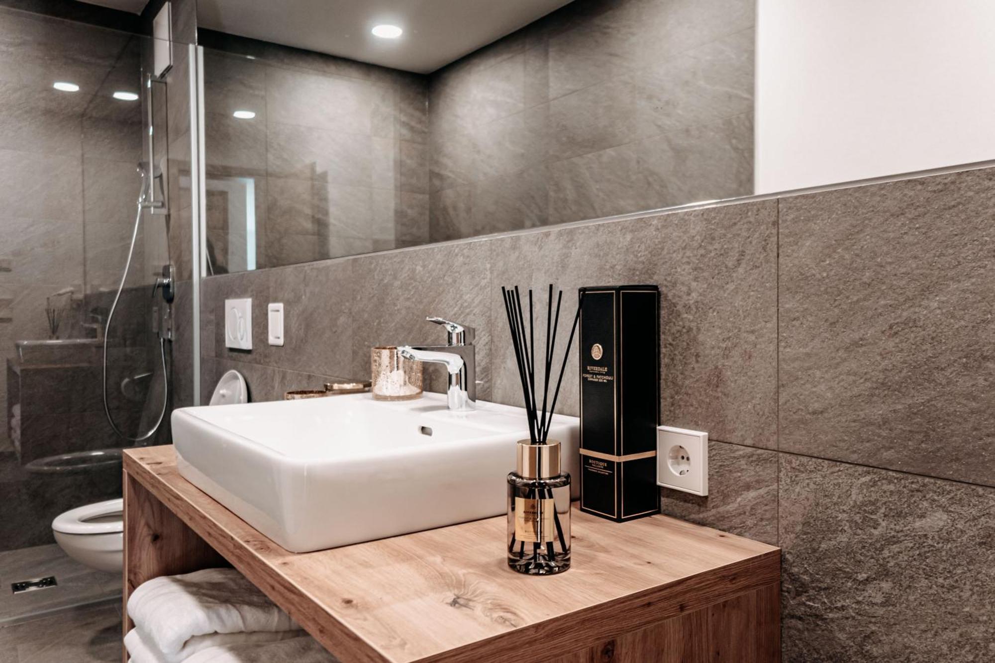 אלטנמרקט אים פונגאו Tanners Chalet Apartments מראה חיצוני תמונה